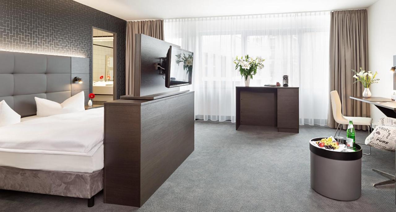 Victor'S Residenz-Hotel Berlin Tegel Екстер'єр фото