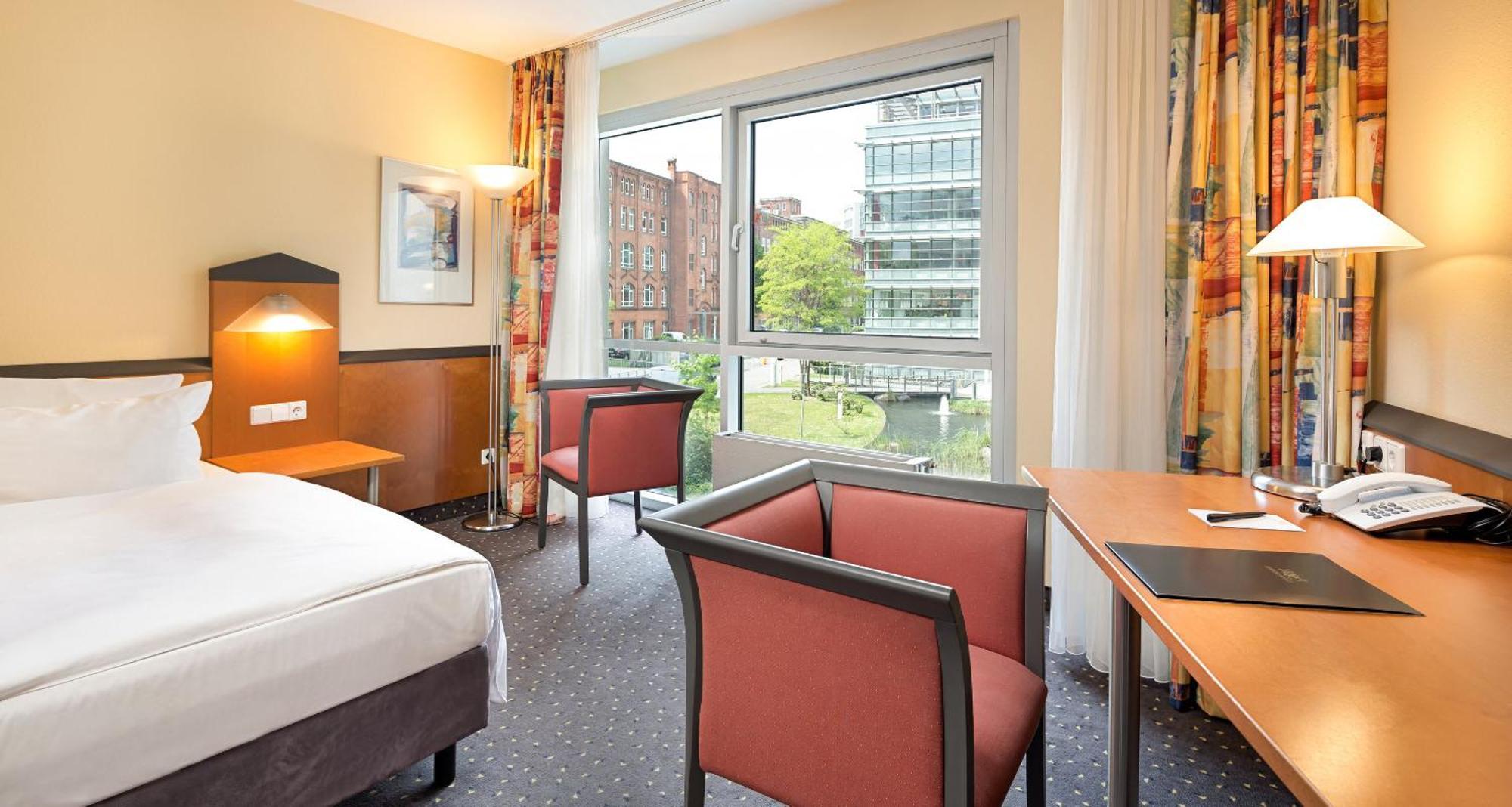 Victor'S Residenz-Hotel Berlin Tegel Екстер'єр фото