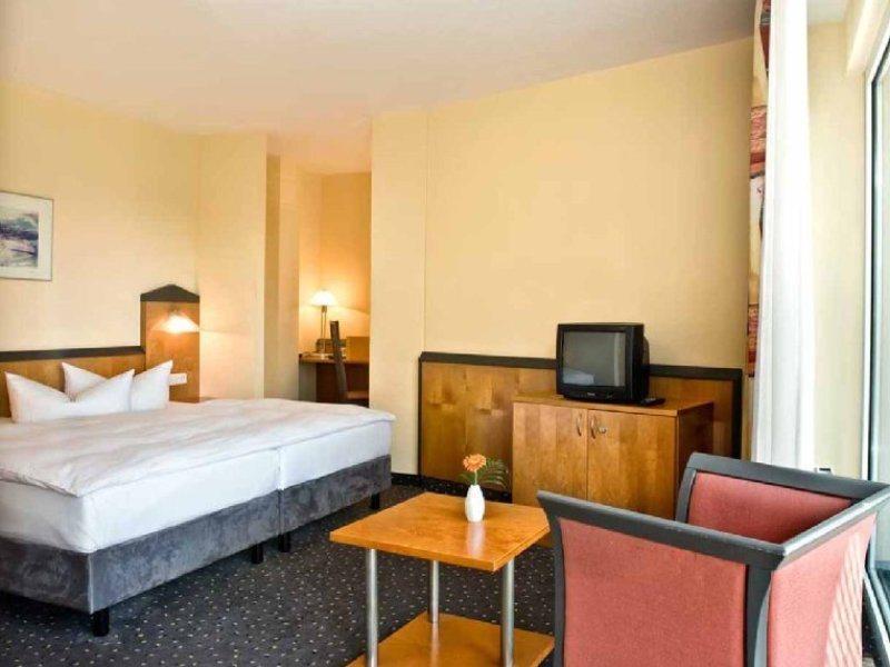Victor'S Residenz-Hotel Berlin Tegel Екстер'єр фото