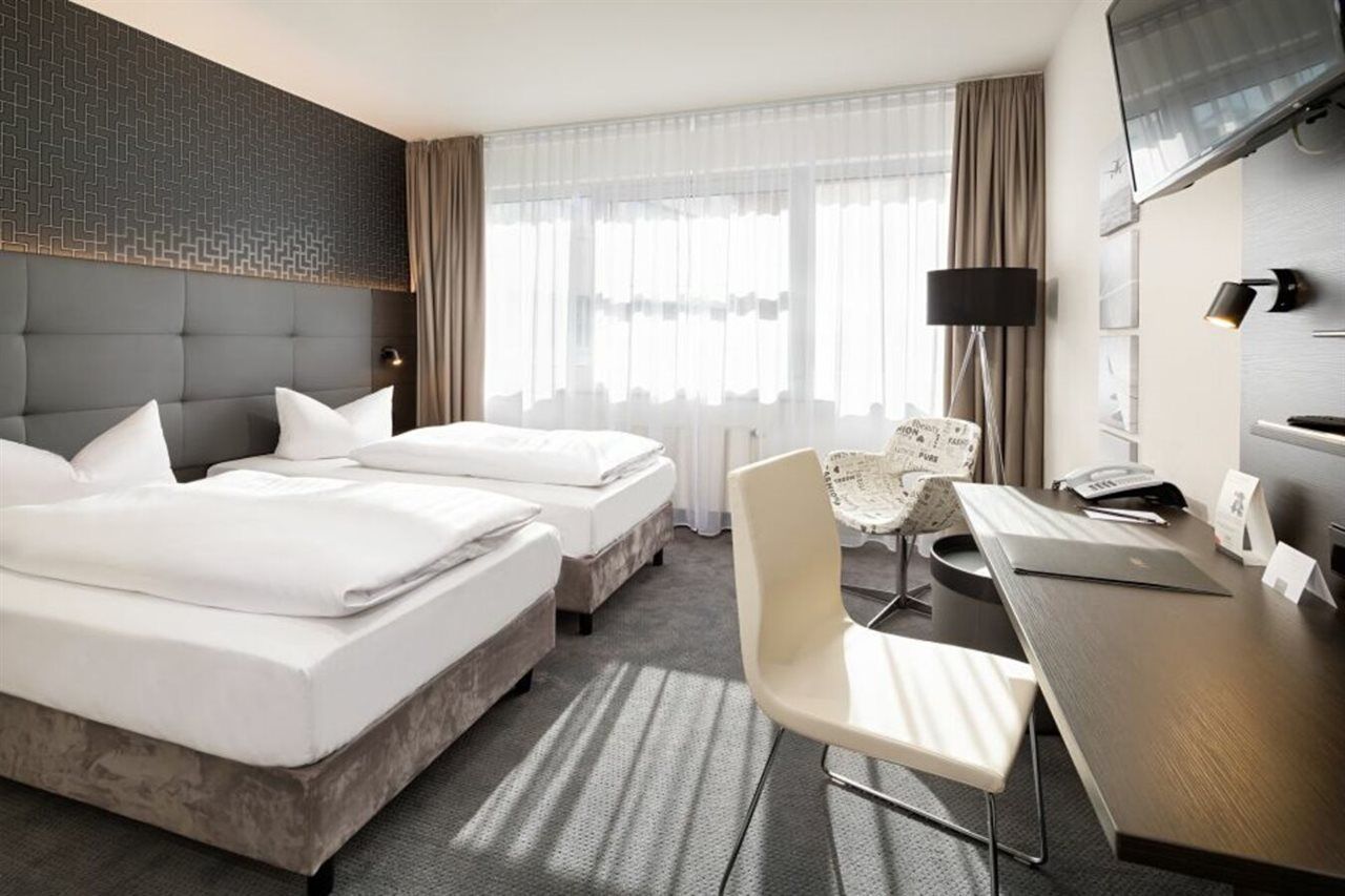 Victor'S Residenz-Hotel Berlin Tegel Екстер'єр фото